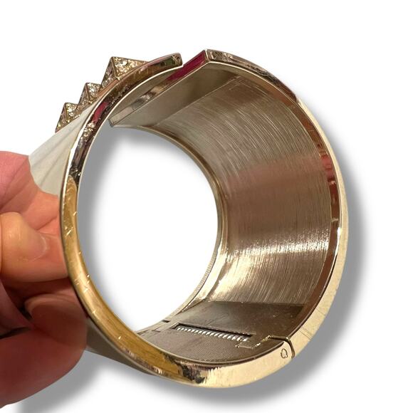 Victorias Secret Scandalous Cuff Bracelet Bangle Rhinestones Gold Tone Hinged - Picture 7 of 13